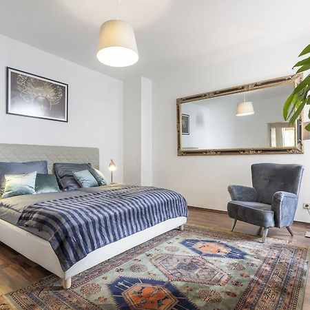 The Rheinsberger - Cosy 2Br One Living Room Up To 6 Берлін Екстер'єр фото