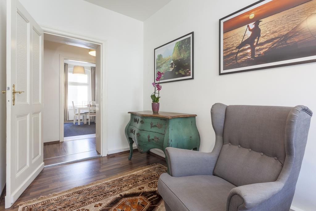 The Rheinsberger - Cosy 2Br One Living Room Up To 6 Берлін Екстер'єр фото