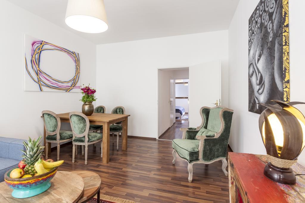The Rheinsberger - Cosy 2Br One Living Room Up To 6 Берлін Екстер'єр фото