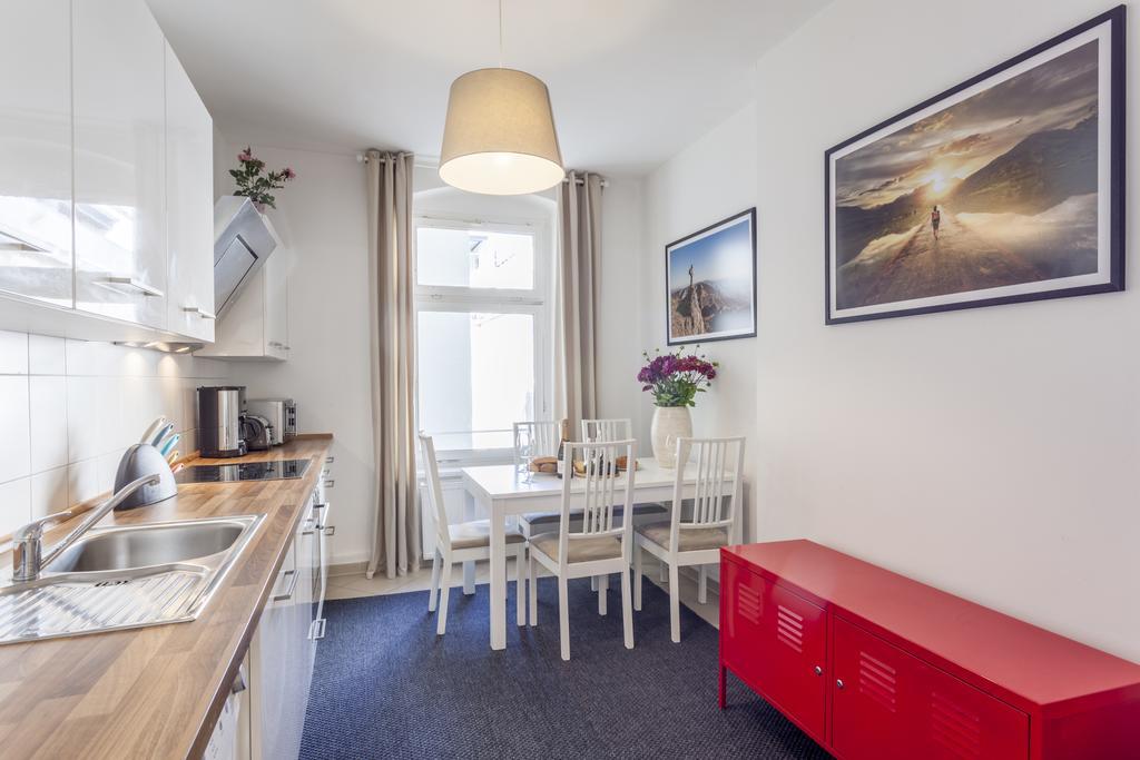 The Rheinsberger - Cosy 2Br One Living Room Up To 6 Берлін Екстер'єр фото