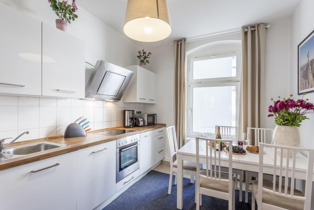 The Rheinsberger - Cosy 2Br One Living Room Up To 6 Берлін Екстер'єр фото